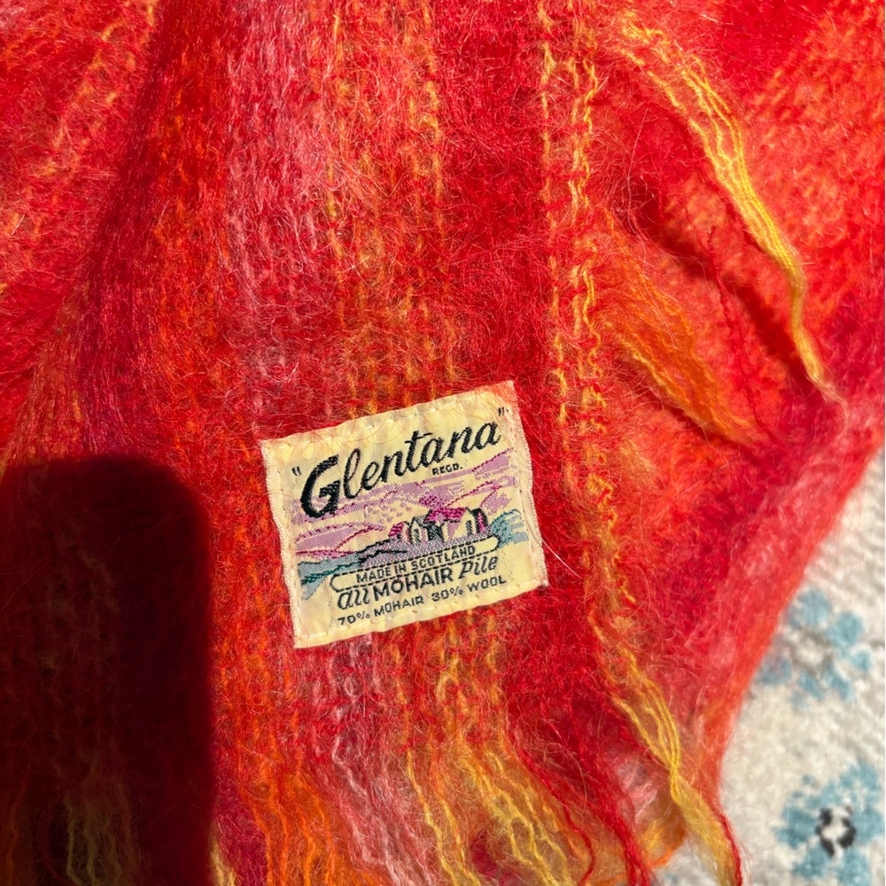 2 Vibrant Mohair Scarves - Picture 2 of 3